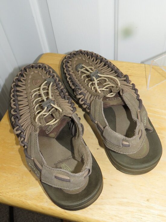 KEEN Men\'s UNEEK Sandals Brown/Taupe/Earth Size 11.5 Outdoor Bungee main image 4